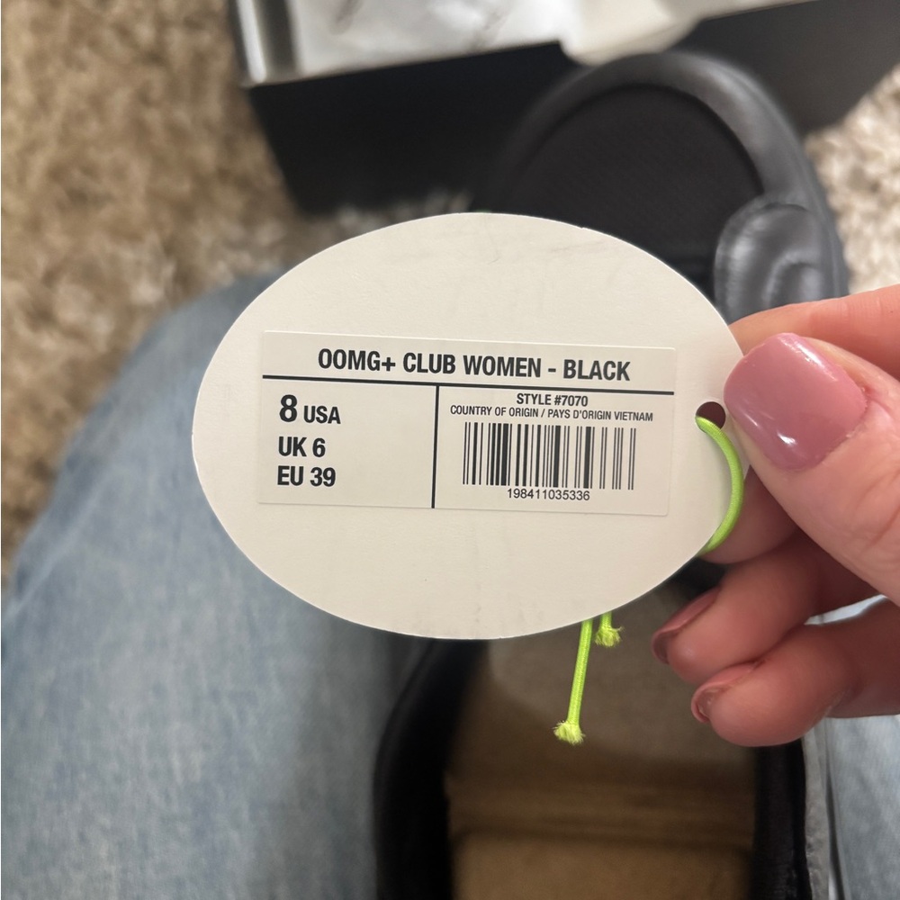 OOFOS Women's Slip-On Black Leather Casual Sneakers - Picture 2 of 7